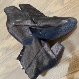 Amalfi Black/Brown Ankle Boots